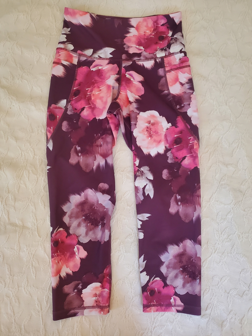 Old Navy Active Floral Capri Elevate Legging